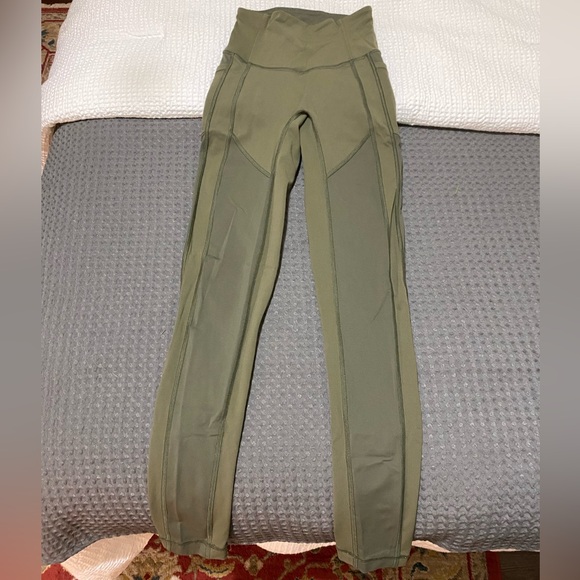 High rise Lululemon scuba leggings - Picture 2 of 3